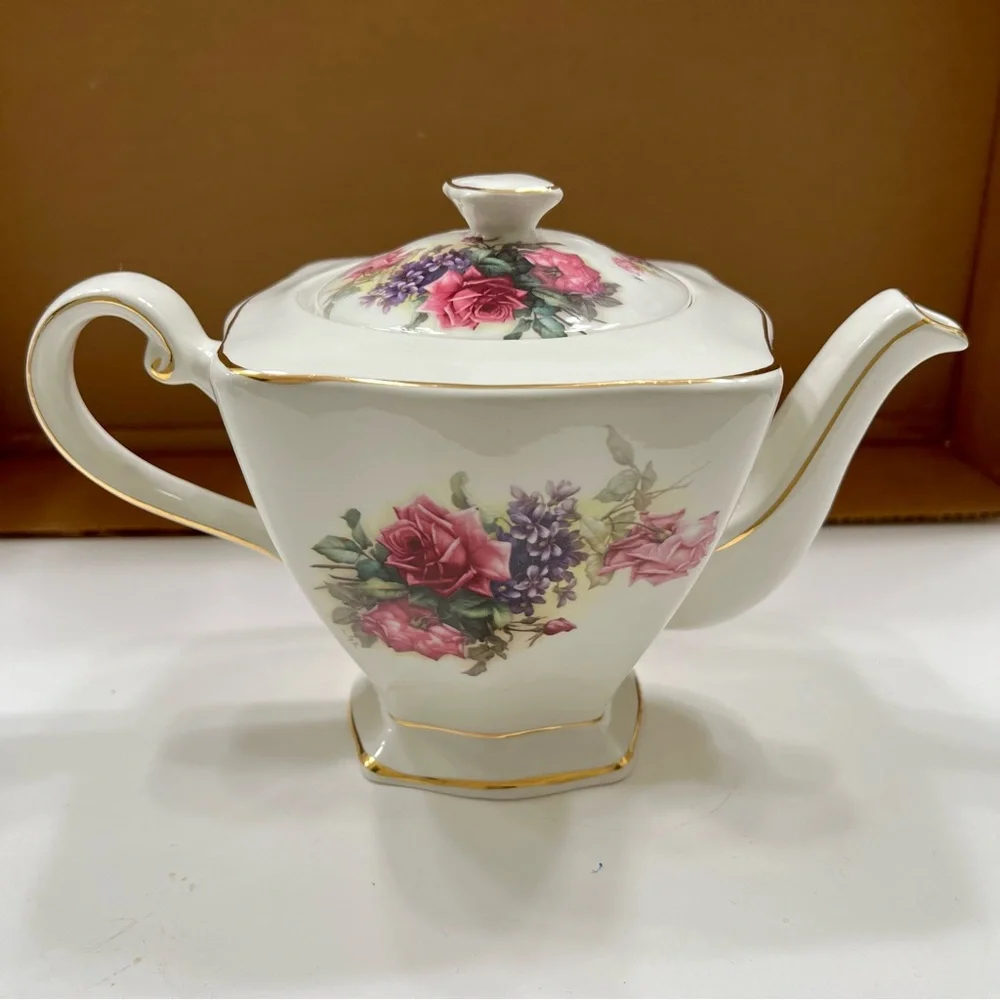 RARE Vintage Crown‎ Dorset Staffordshire England Teapot Floral Rose Gold Trim